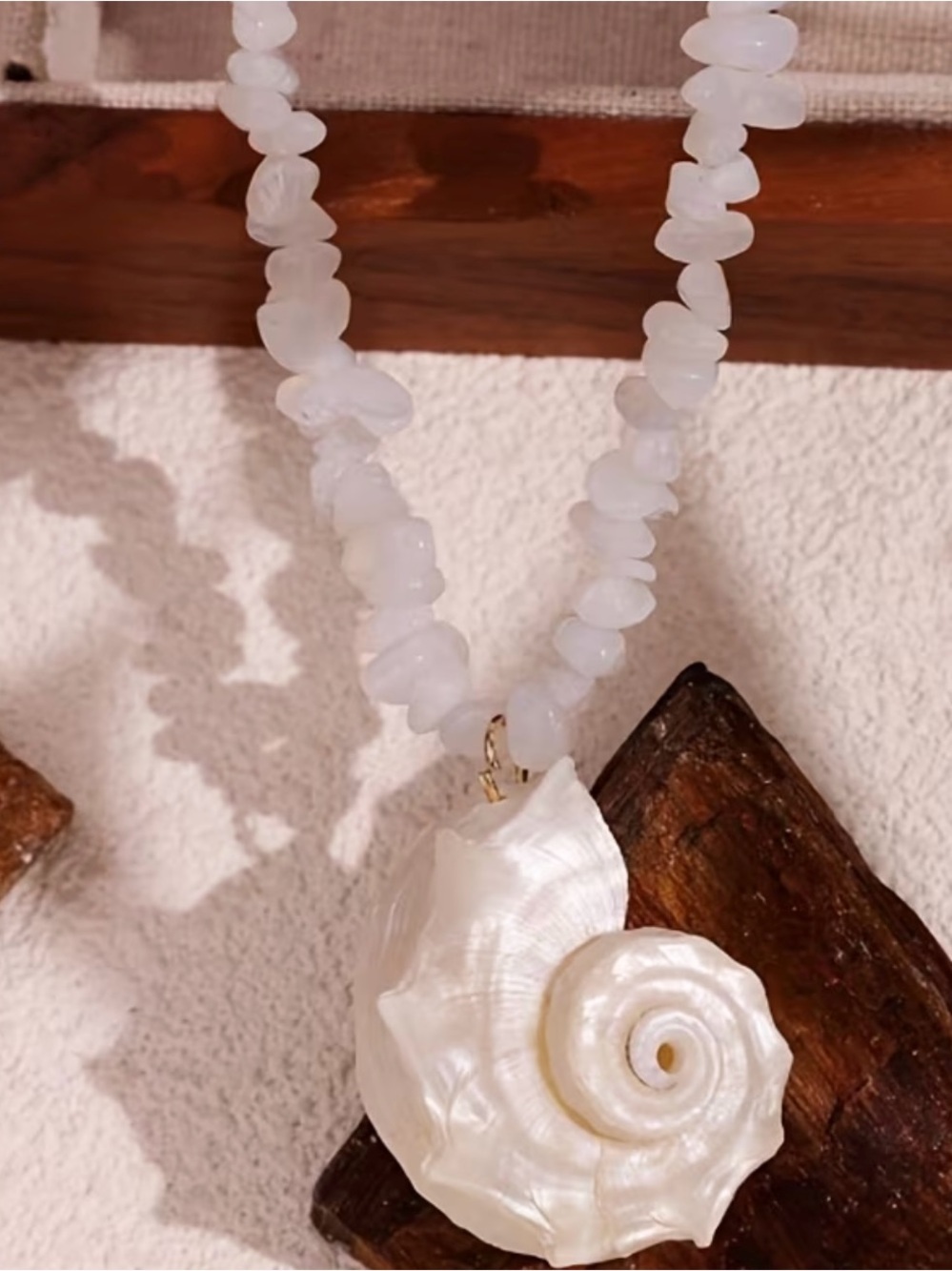 NEW! White Shell Pendant Beaded Necklace - Modern Women’s Jewelry A9-315